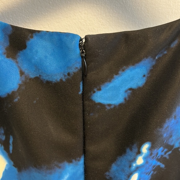 Karl Lagerfeld Sleeveless Dress - Picture 4 of 9